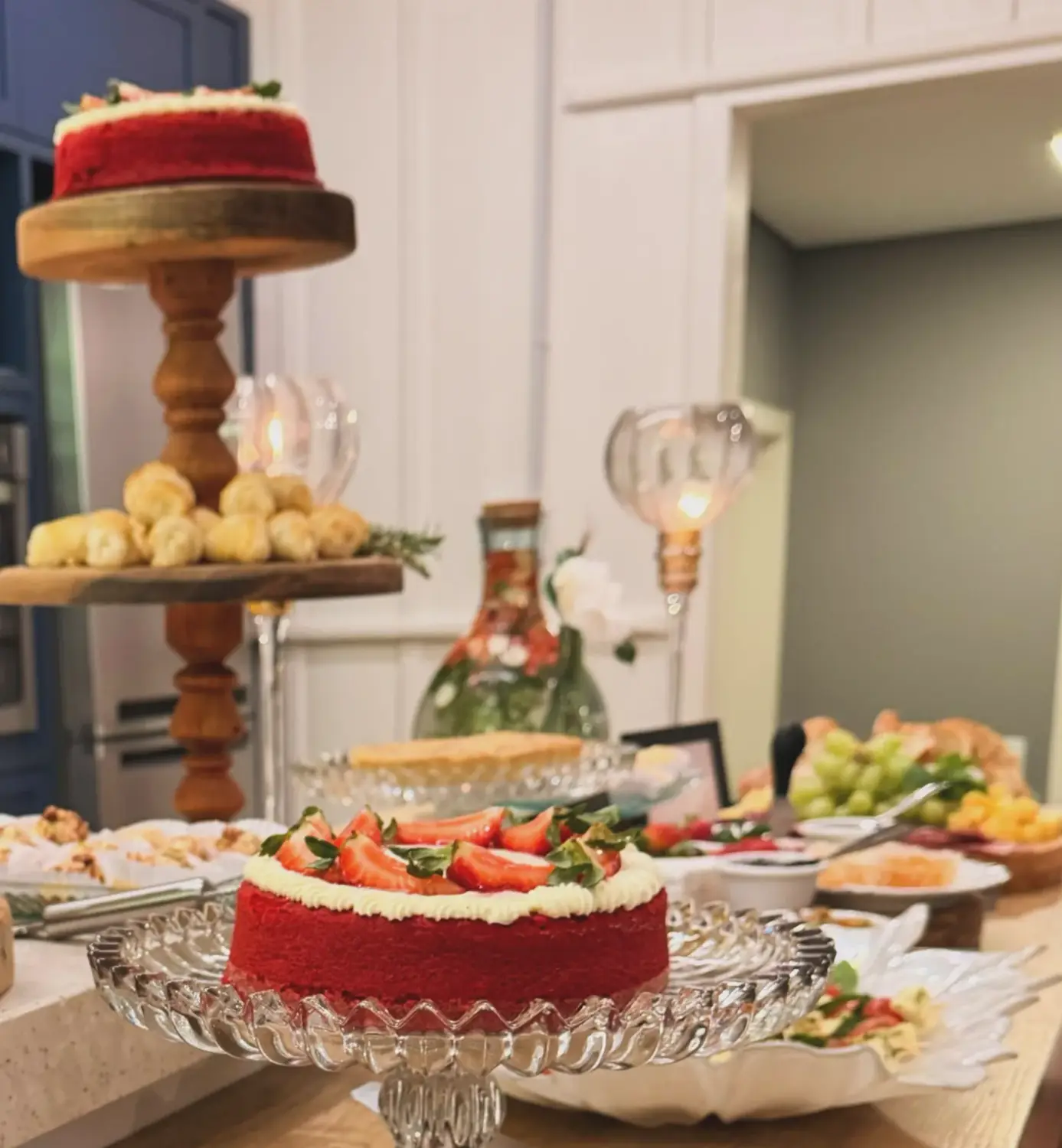 Mesa de doces e bolos do chá da tarde