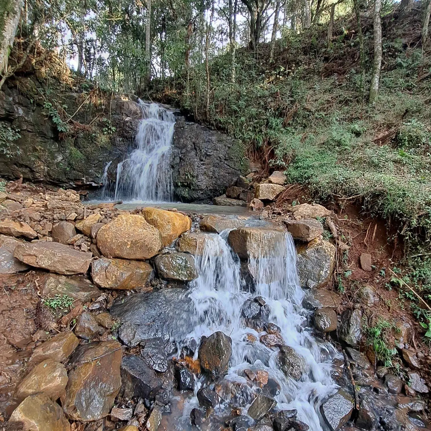 Cachoeira da propriedade vista do percurso