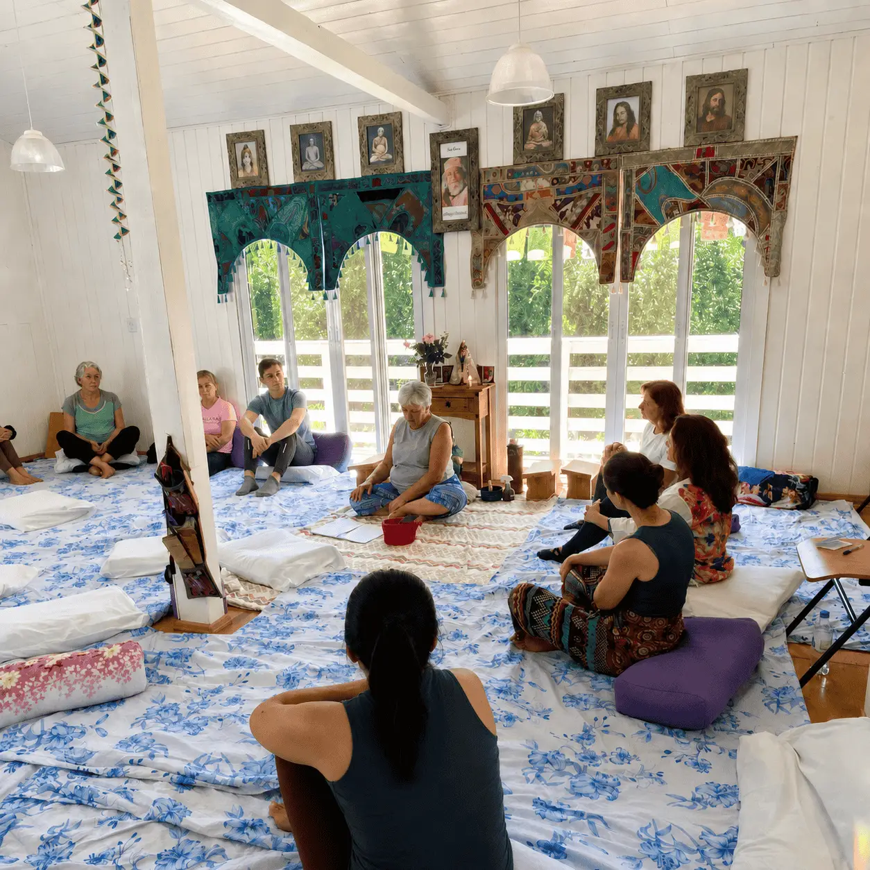 Sala de yoga do Nardi Belluno preparada para a prática